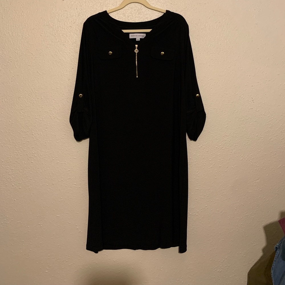1x black Emma and Michelle jersey dress